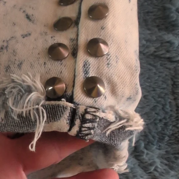 BOGO🏷️Vintage 90"a Rocker Girl Studded Acid Wash Denim Shorts - Picture 11 of 13